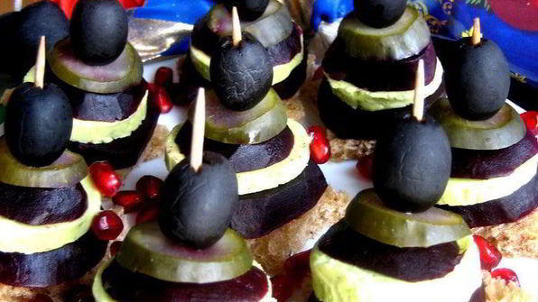 пикантные канапе из свеклы