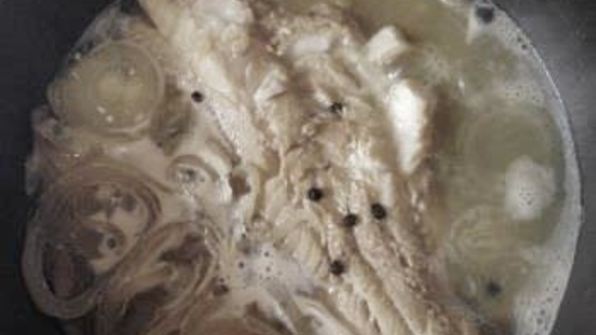 томатный холодец с белой рыбой