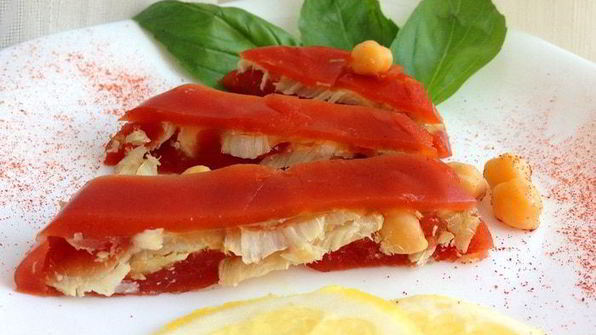 томатный холодец с белой рыбой