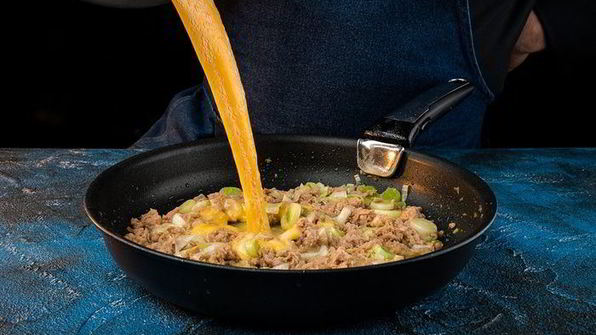 ароматная фриттата с тунцом