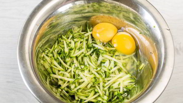 кабачковый омлет с сыром