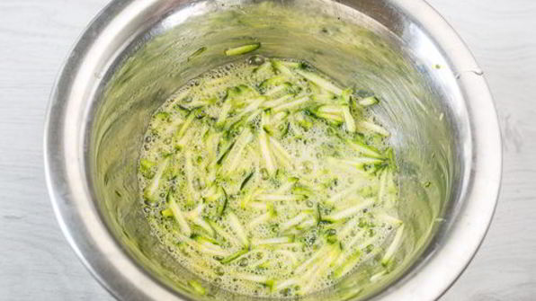 кабачковый омлет с сыром