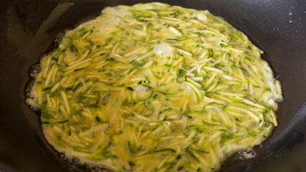 кабачковый омлет с сыром