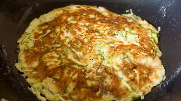 кабачковый омлет с сыром