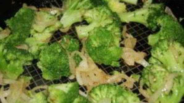 омлет с брокколи и помидорами