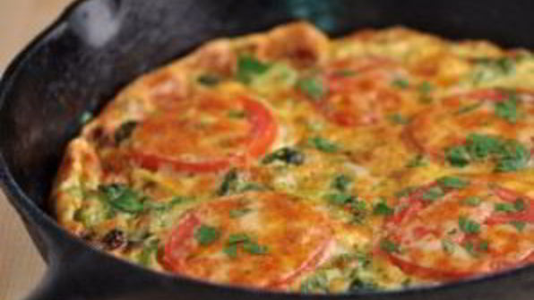 омлет с брокколи и помидорами