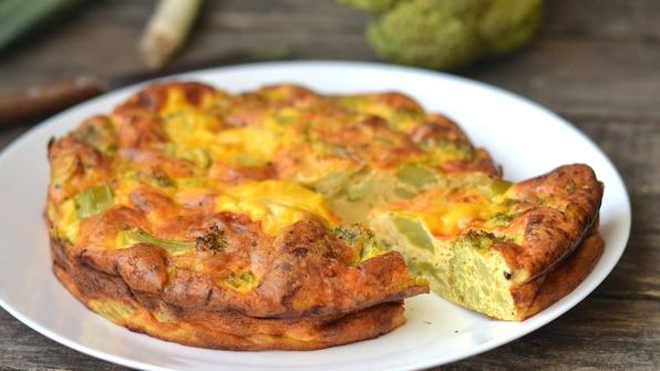 омлет с брокколи