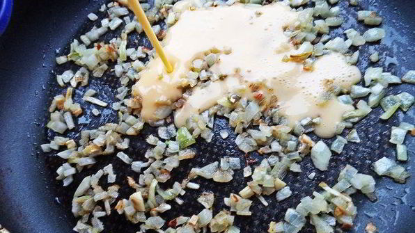 омлет с фасолью и овощами