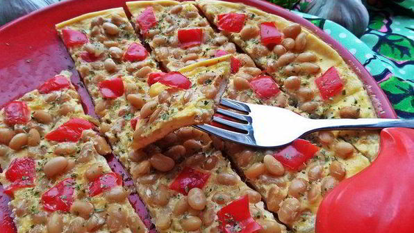 омлет с фасолью и овощами