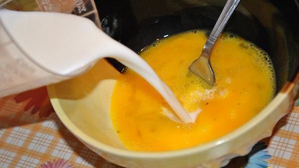 омлет с грибами и зеленым луком