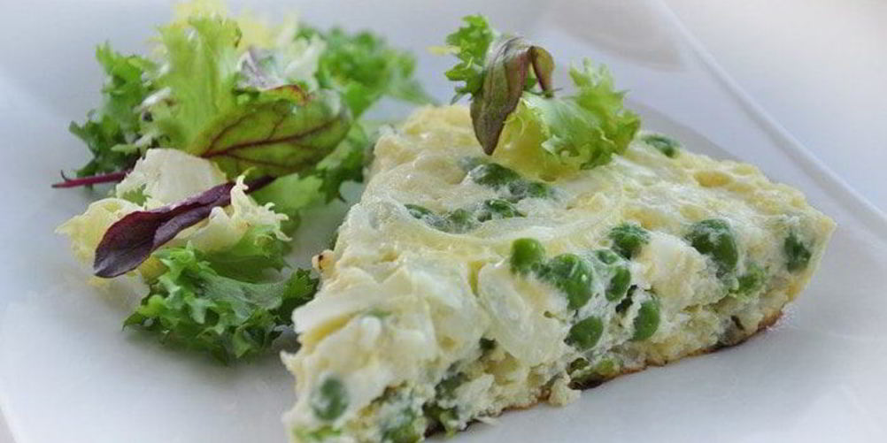 Рецепт омлета с картофелем и зеленым горошком