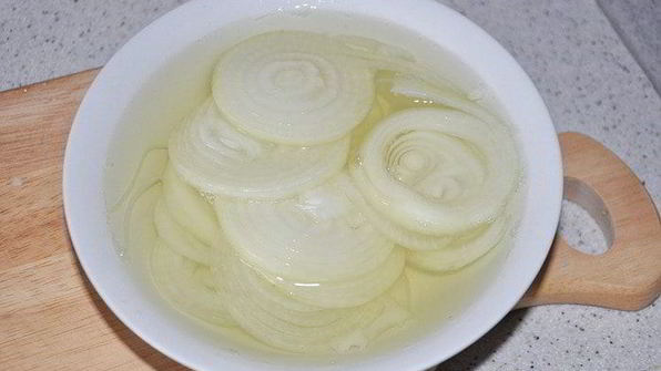 омлет с картофелем и зеленым горошком