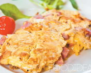 Омлет с колбасой