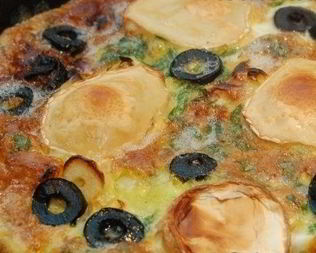 Омлет с луком пореем