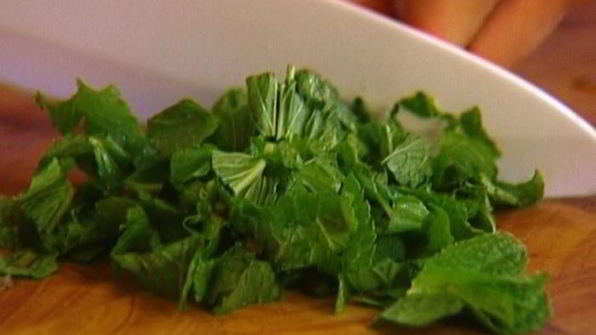 омлет с мятой и зеленым горошком