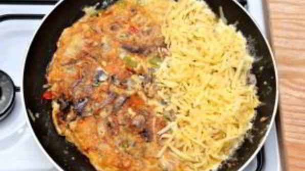 омлет с сыром и овощами