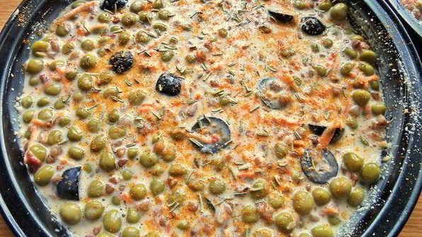 омлеты с гречкой и маслинами