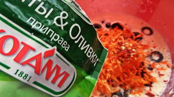 омлеты с гречкой и маслинами