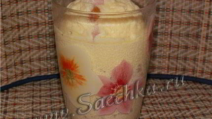 Вареный в стакане омлет