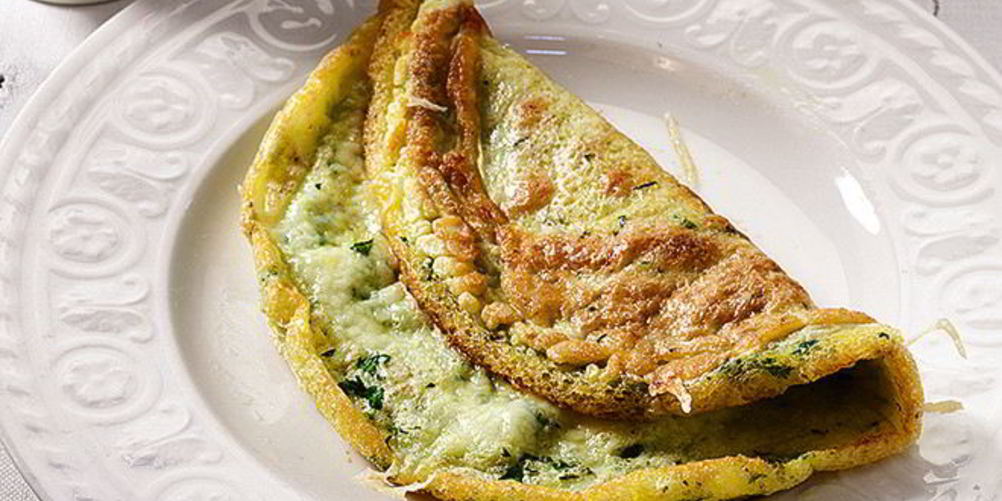 Рецепт зеленого омлета с сыром