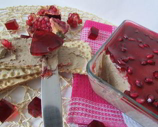 Паштет из куриной печени с коньяком и гранатовым желе