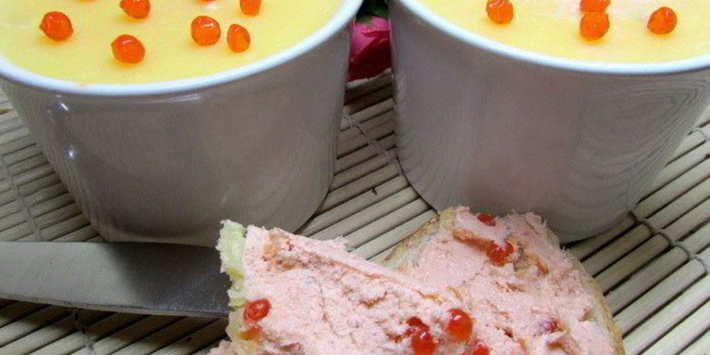 Рецепт паштета из семги с красной икрой и белым вином