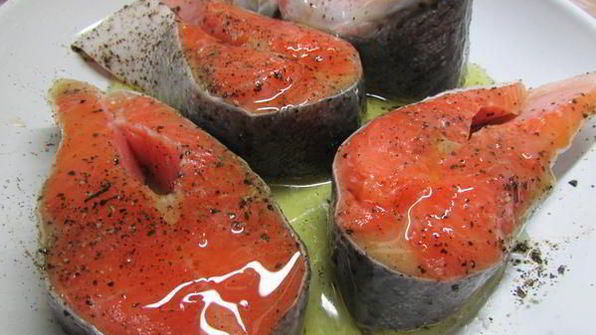 паштет из семги с красной икрой и белым вином