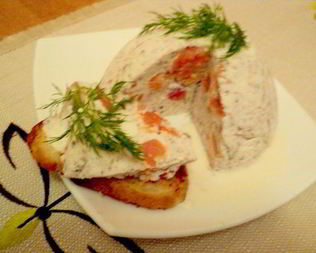 Паштет из слабосоленой семги под соусом