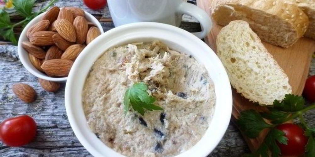 Рецепт паштета из запеченной скумбрии с чесноком