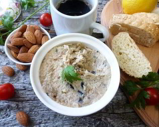 Паштет из запеченной скумбрии с чесноком