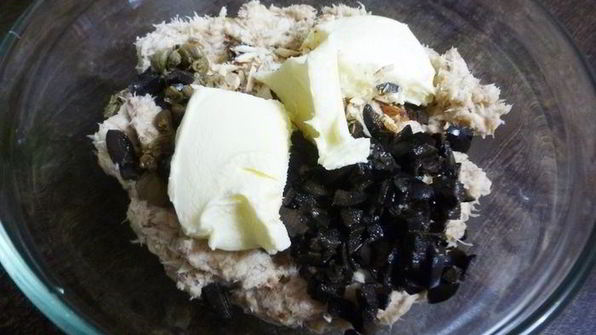 паштет из запеченной скумбрии с чесноком