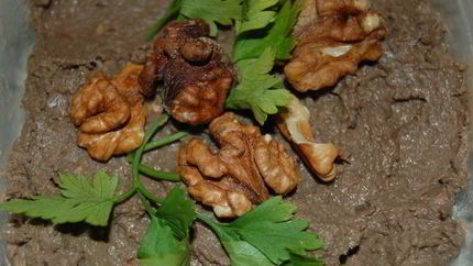 Паштет необычный с яблоками и орехами