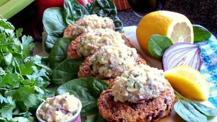 Селедочный паштет на фасолевых котлетах