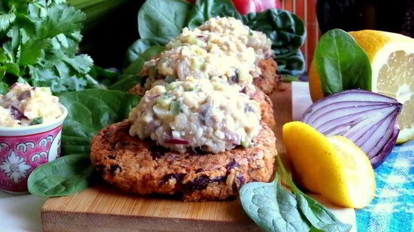 селедочный паштет на фасолевых котлетах