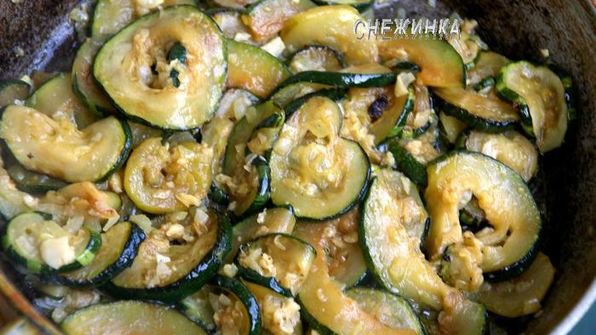 сырный паштет из цукини с миндалем