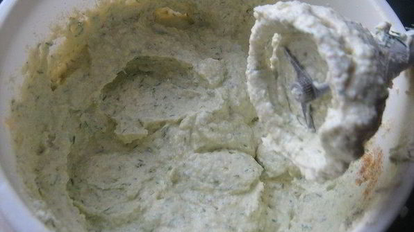 яичный паштет с корнишонами