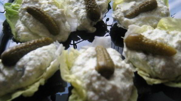 яичный паштет с корнишонами