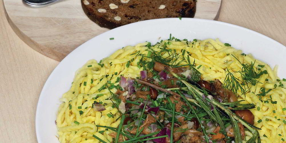 Рецепт пшеничных клецек с тушеными грибами и розмарином