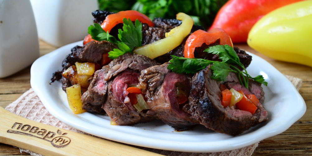 Рецепт мясных роллов, фаршированных овощами