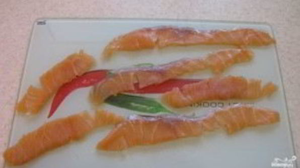 ролл с лососем