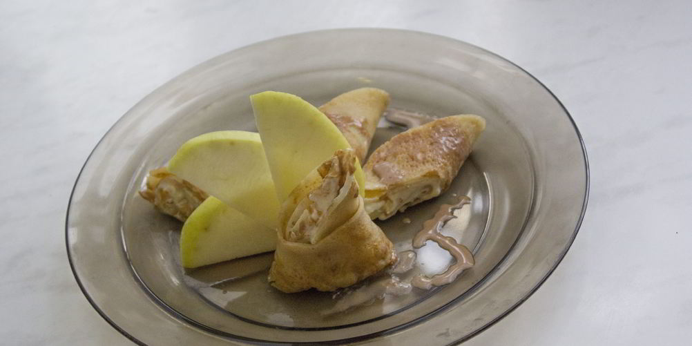 Рецепт роллов десертных с хурмой и яблоками в русском стиле