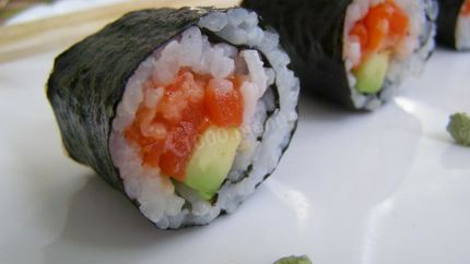 Роллы с лососем