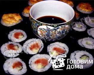 Роллы с семгой и роллы спайс