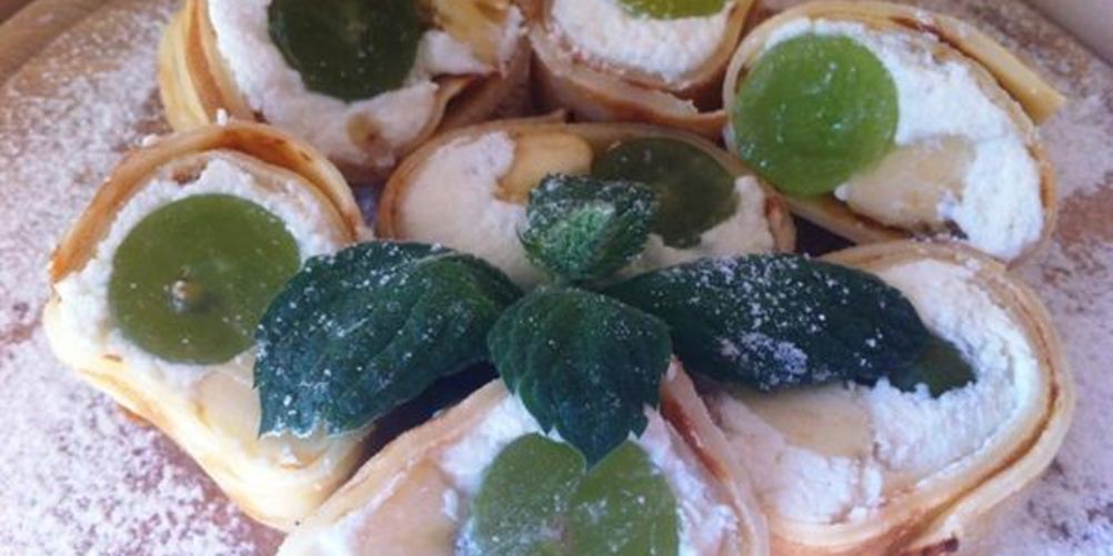 Рецепт роллов с творогом и фруктами