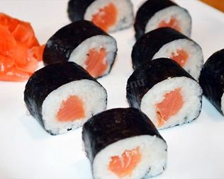 Роллы сяке маки