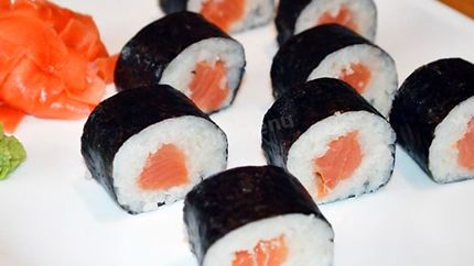 Роллы сяке маки