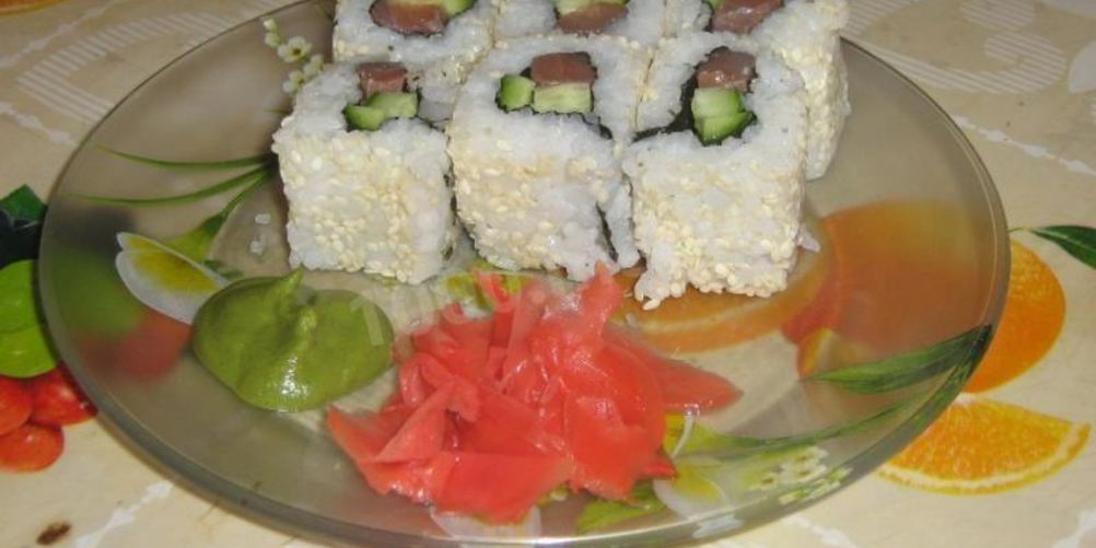 Рецепт роллов урамаки рисом наружу