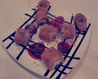 Сладкие роллы с творожным кремом