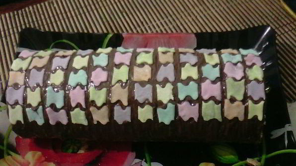 бисквитный рулет с мастикой