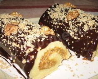 Бисквитный рулет со сгущенкой